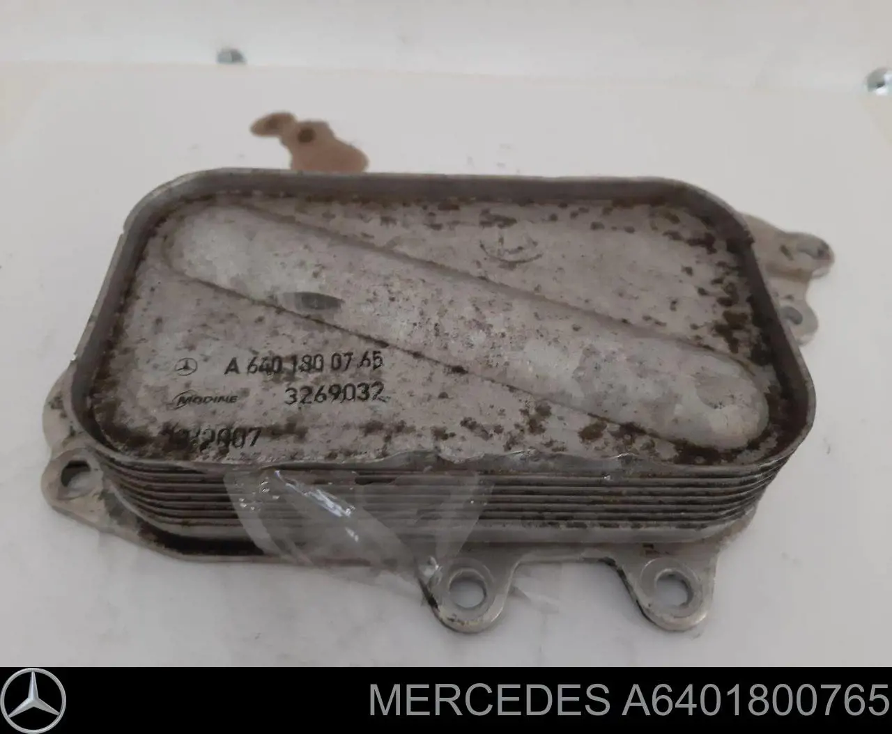 A6401800765 Mercedes Radiador de óleo (frigorífico), debaixo de filtro