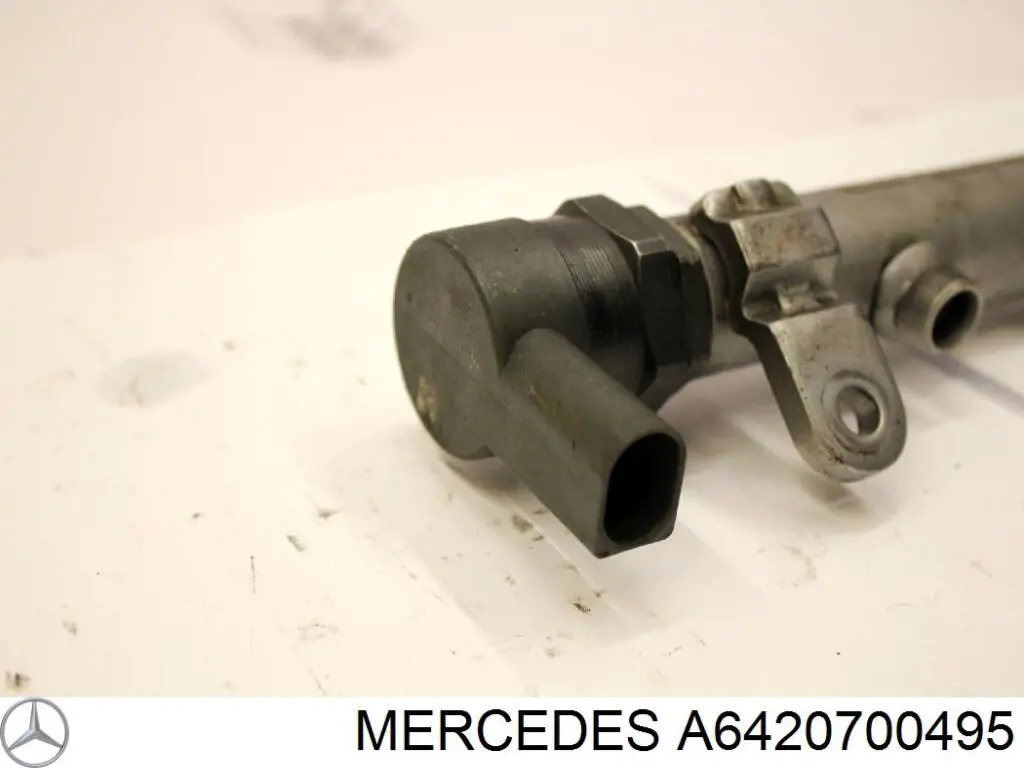 Distribuidor de combustível (rampa) esquerdo Mercedes A6420700495 preço, a partir de 83,43 USD