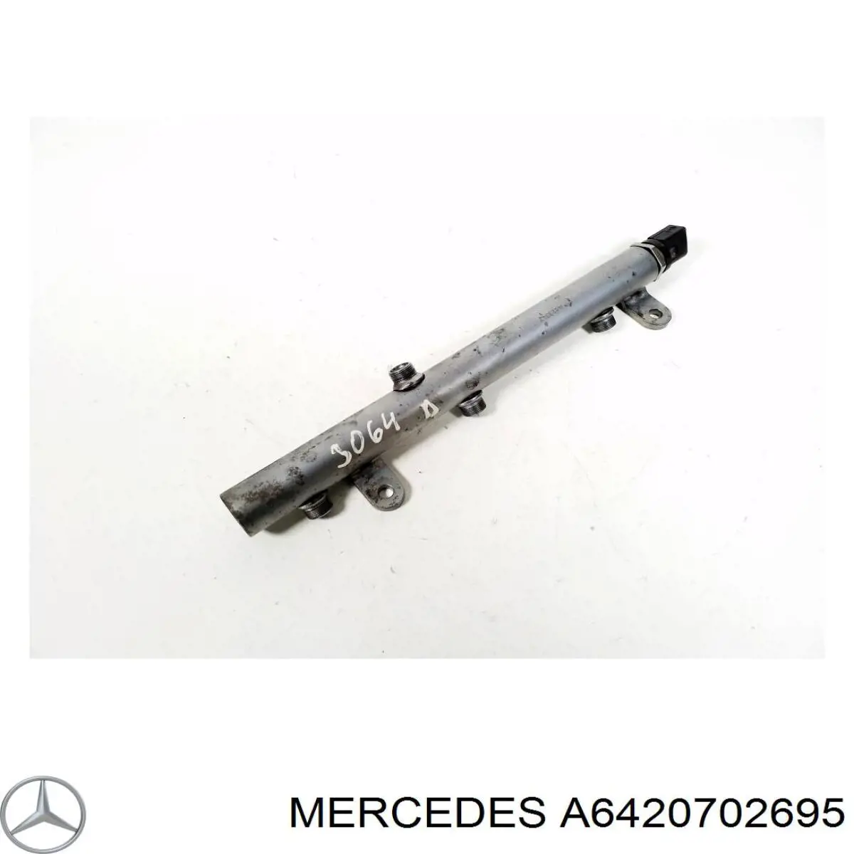 Compre A6420702695 Mercedes Distribuidor de combustível (rampa) direito