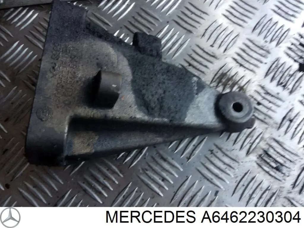 Consola de coxim (apoio) direita de motor Mercedes A6462230304 preço, a partir de 57,89 USD