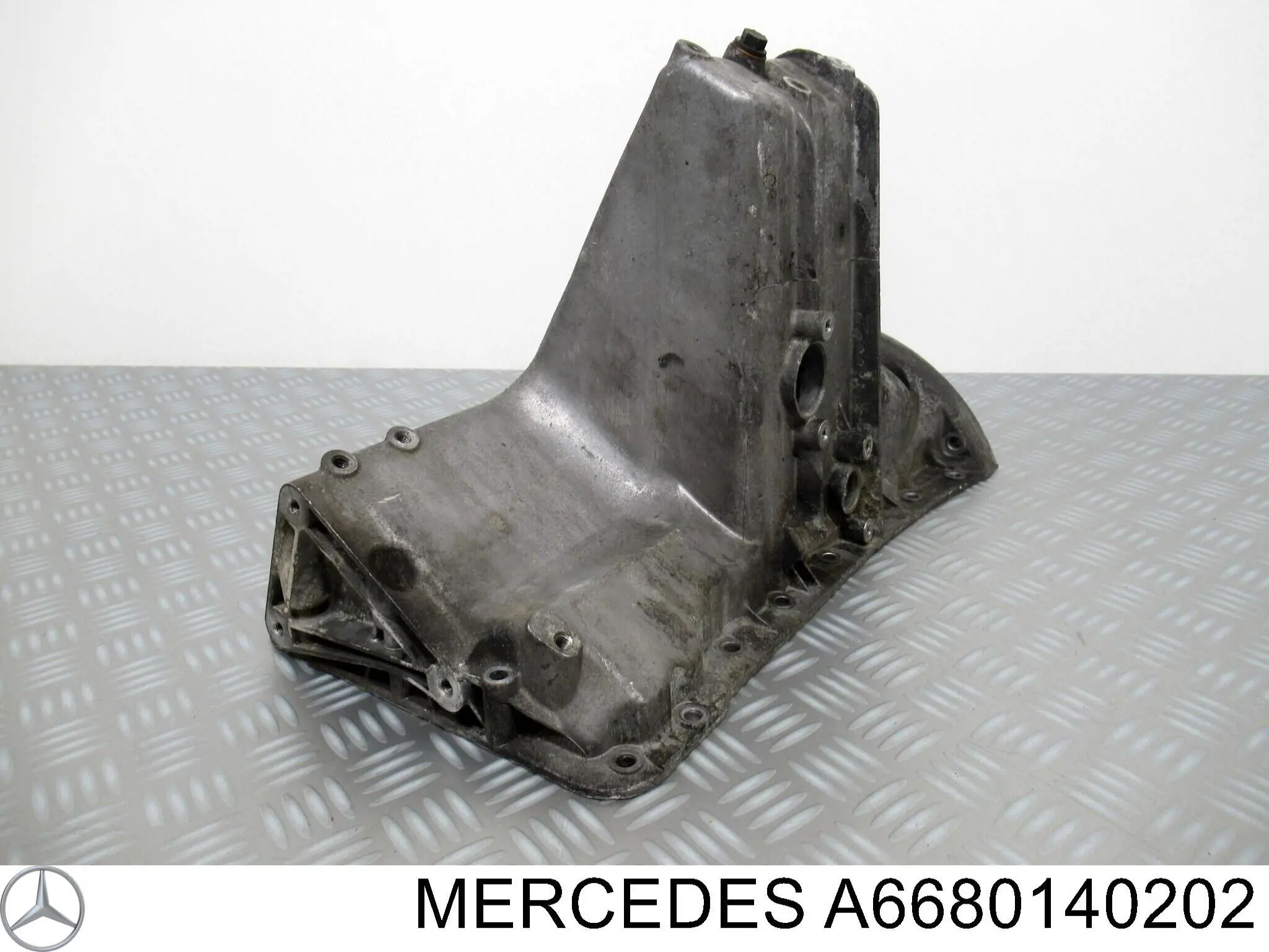 A6680140202 Mercedes Panela de óleo de cárter do motor
