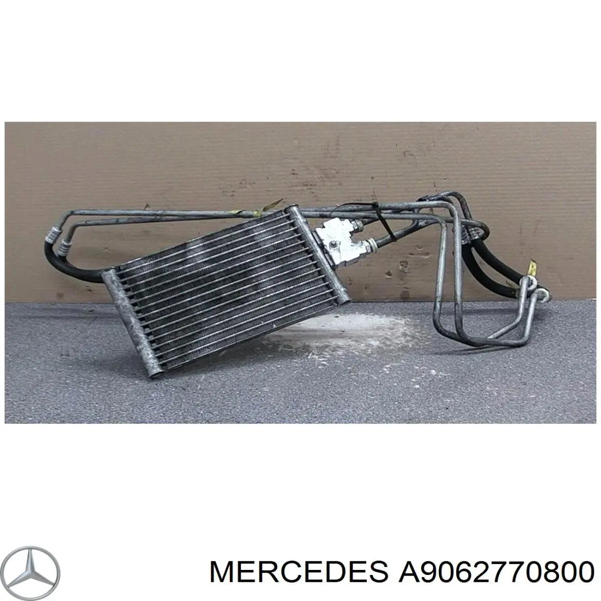 A9062770800 Mercedes Tubo do radiador de óleo da Caixa Automática de Mudança, inferior