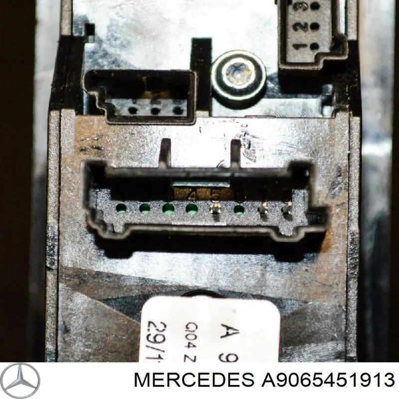 Unidade de botões dianteira direita de controlo de elevador de vidro Mercedes A9065451913 preço, a partir de 45,35 USD