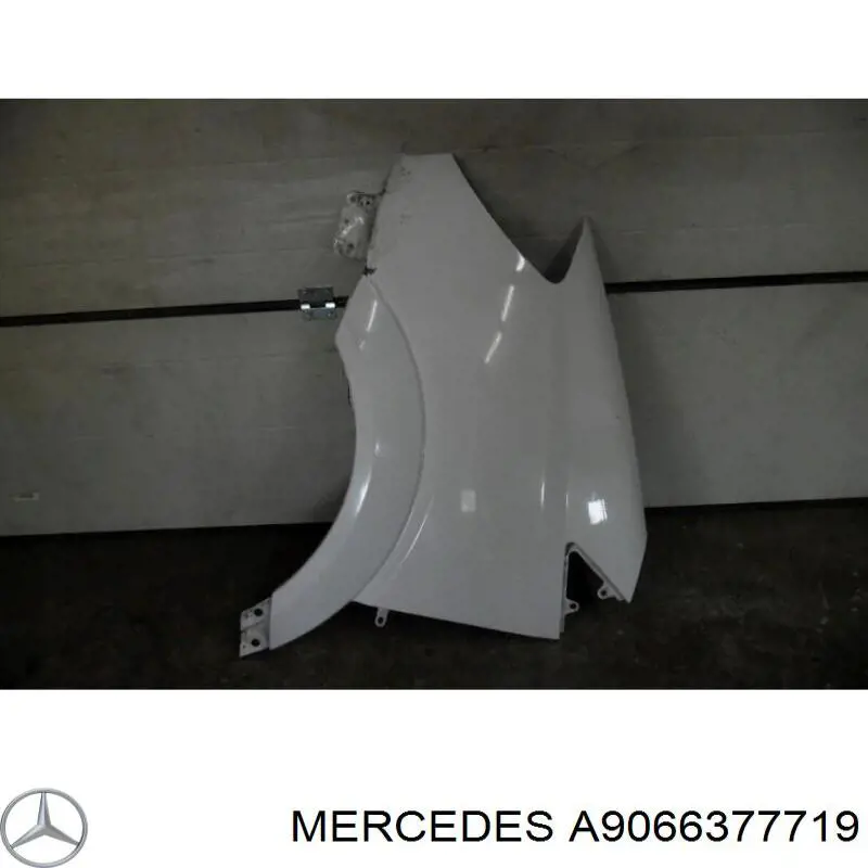 A9066377719 Mercedes Pára-lama dianteiro esquerdo