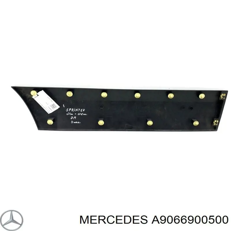 A9066900500 Mercedes Moldura da porta dianteira direita inferior