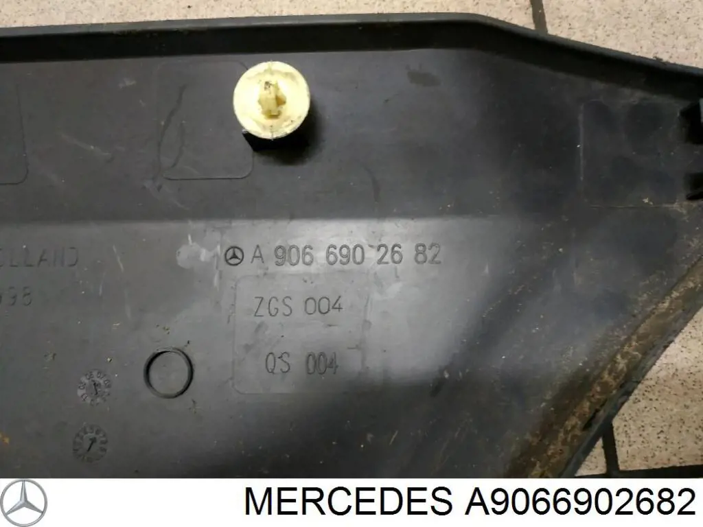 Compre A9066902682 Mercedes Moldura do pára-lama traseiro direito