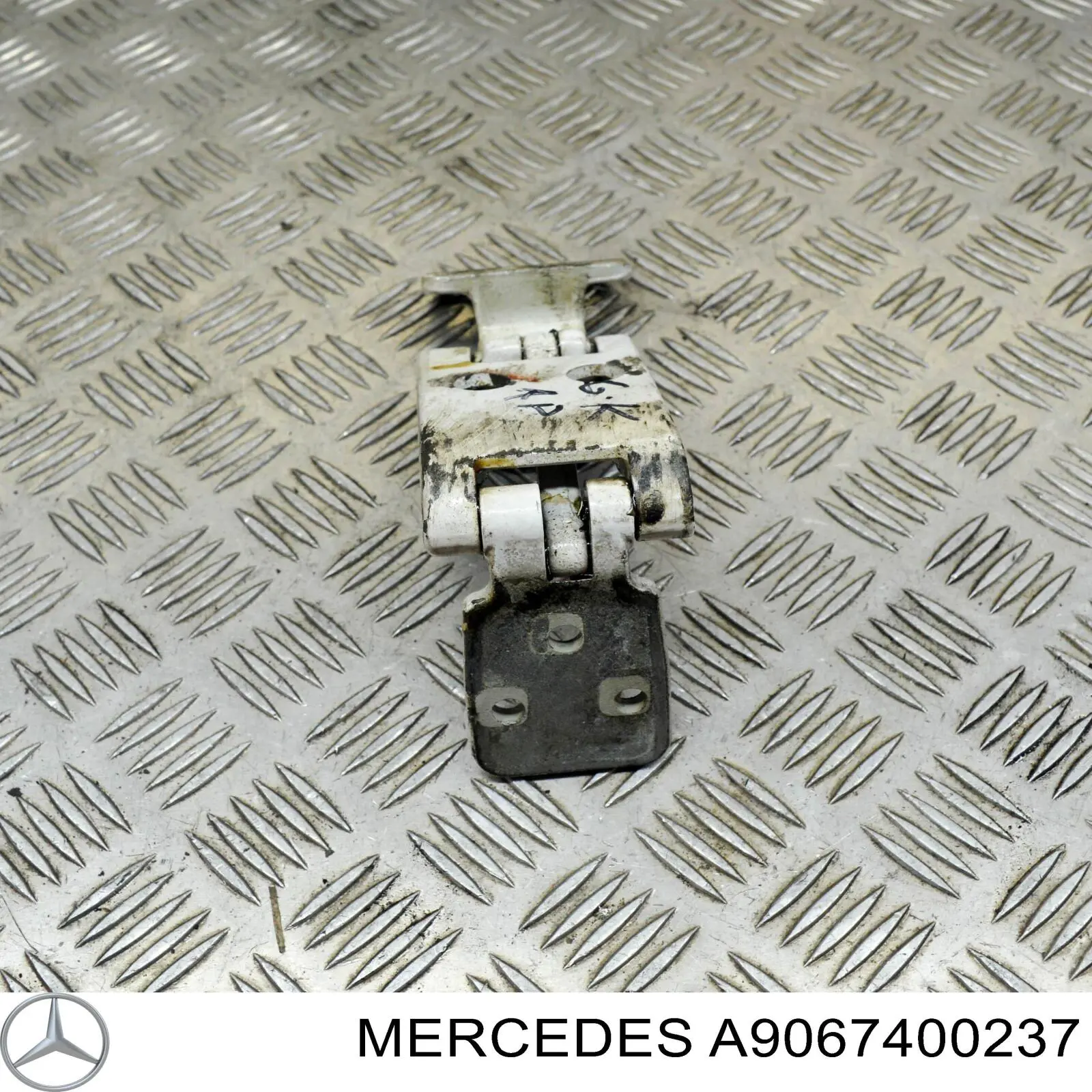 Gozno esquerdo inferior da porta traseira (batente) Mercedes A9067400237 preço, a partir de 88,14 USD