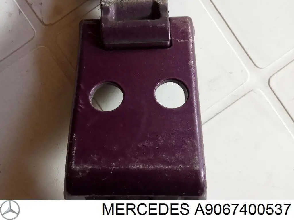 Gozno direito superior da porta traseira (batente) Mercedes A9067400537 preço, a partir de 101,21 USD