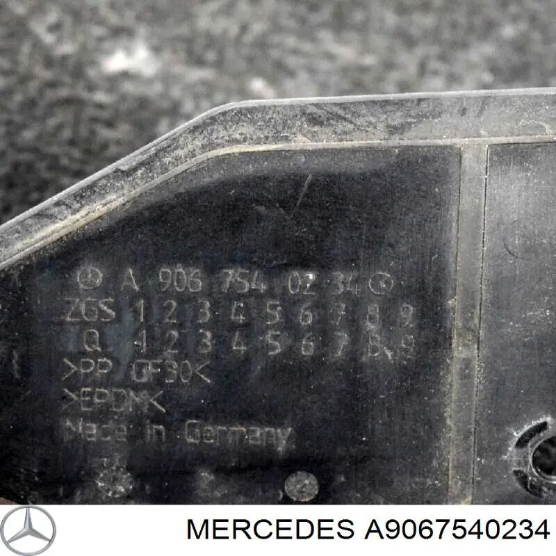 A9067540234 Mercedes Proteção do gargalo de enchimento de combustível