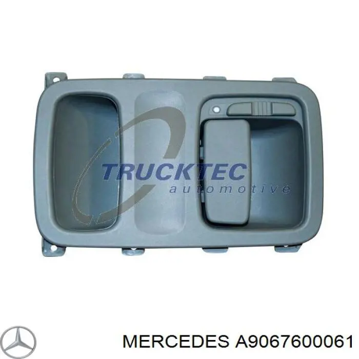 Maçaneta direita interna da porta traseira (batente) A9067600061 Mercedes