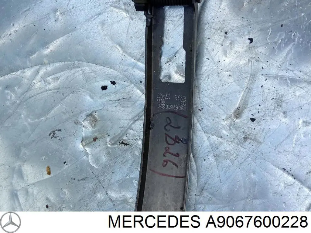 Limitador de abertura de porta da seção de bagagem (furgão) Mercedes A9067600228 preço, a partir de 46,96 USD