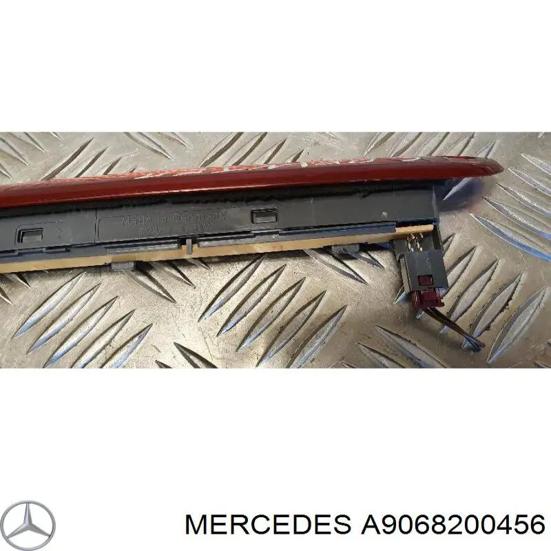 Compre A9068200456 Mercedes Sinal de parada traseiro adicional
