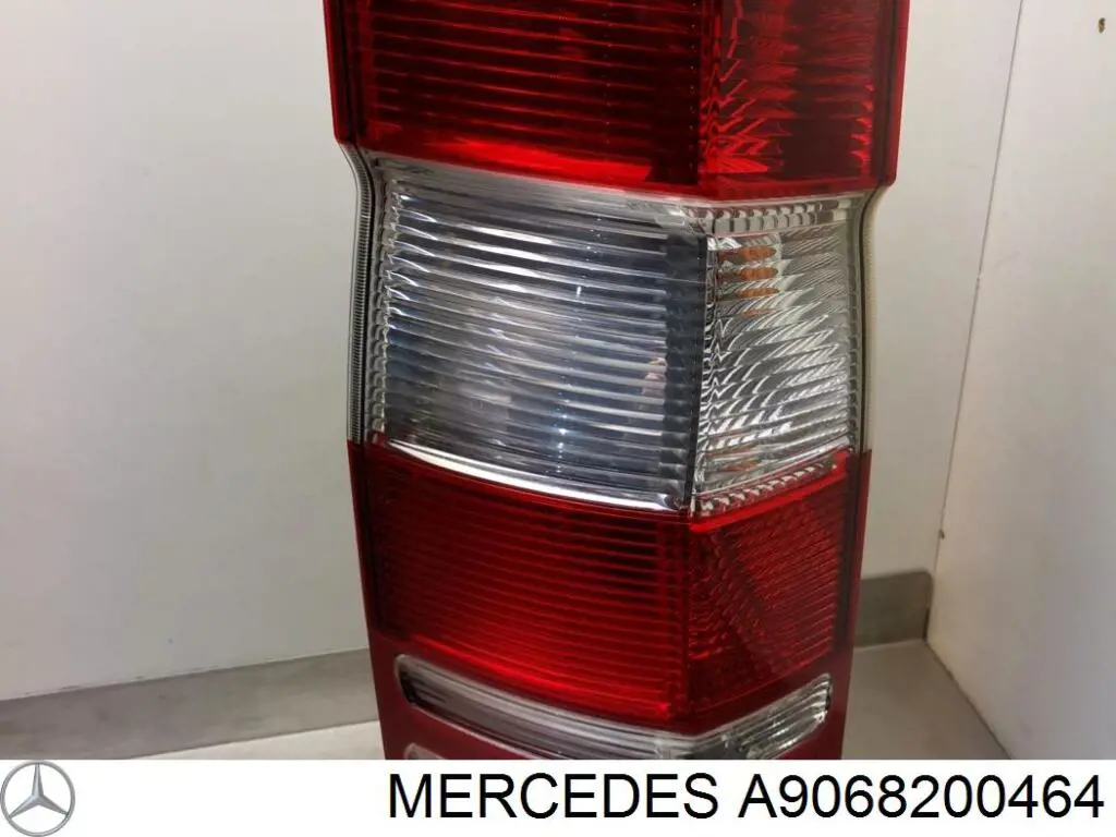 A9068200464 Mercedes Lanterna traseira esquerda