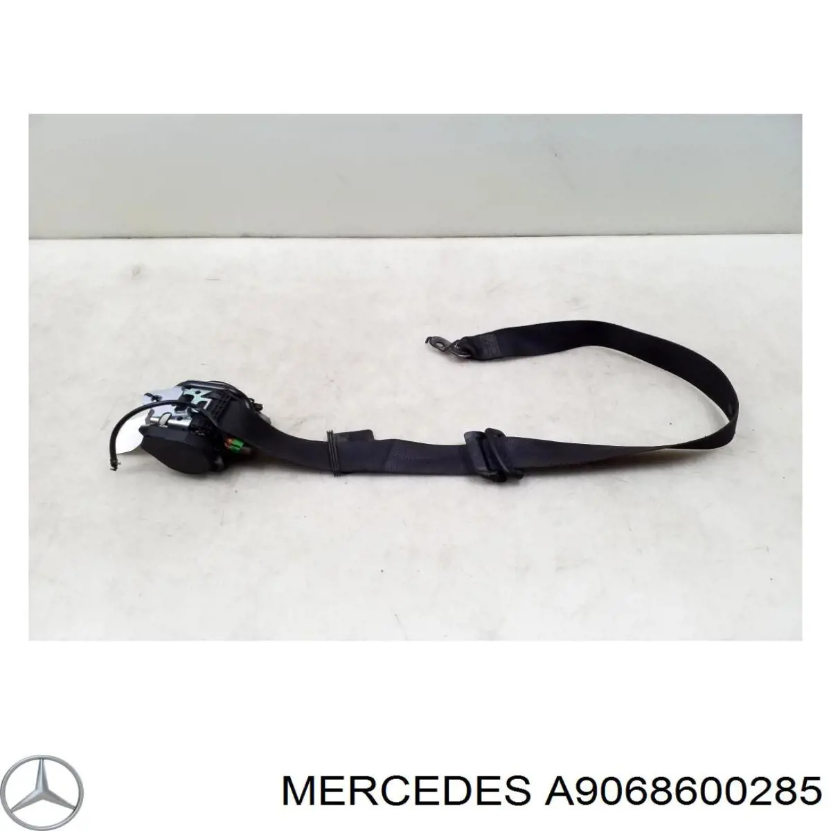 9068600285 Mercedes Correia de segurança dianteira direita