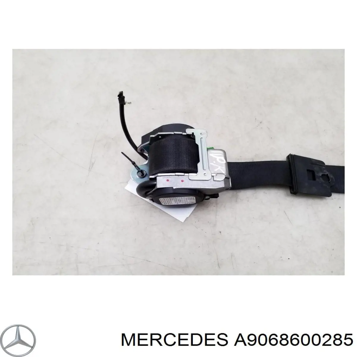 Correia de segurança dianteira direita 9068600285 Mercedes