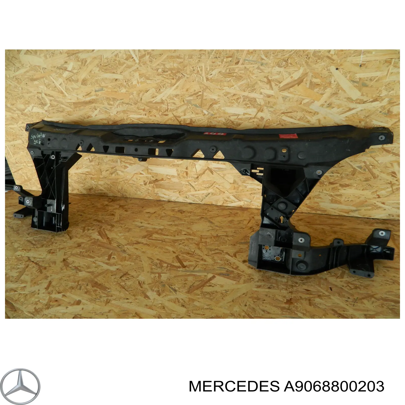 Suporte do radiador montado (painel de montagem de fixação das luzes) Mercedes A9068800203 preço, a partir de 130,43 USD