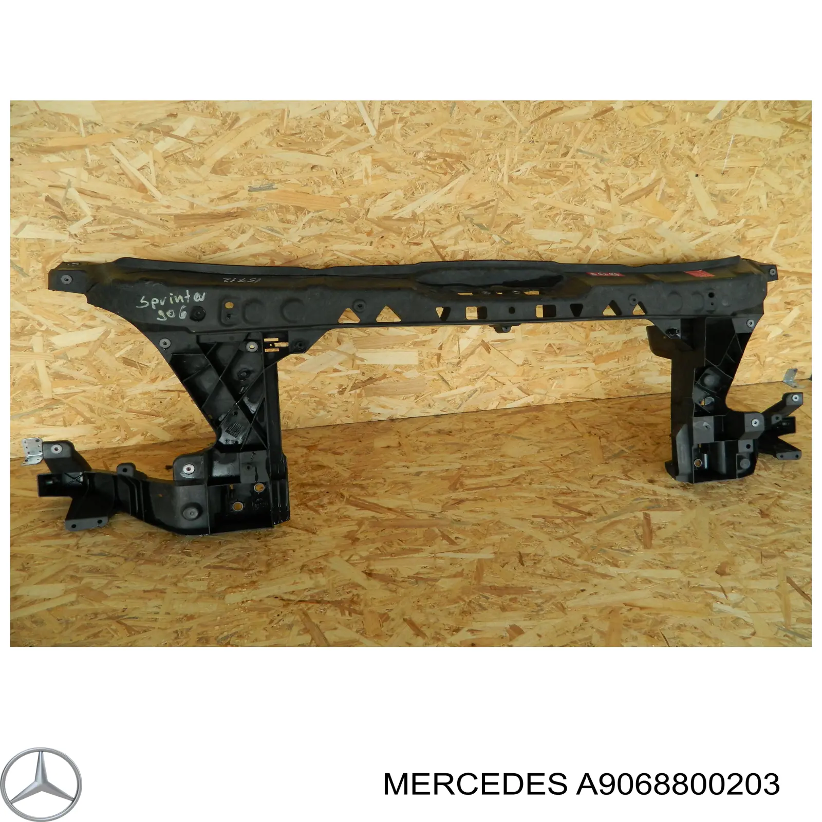 Compre A9068800203 Mercedes Suporte do radiador montado (painel de montagem de fixação das luzes)
