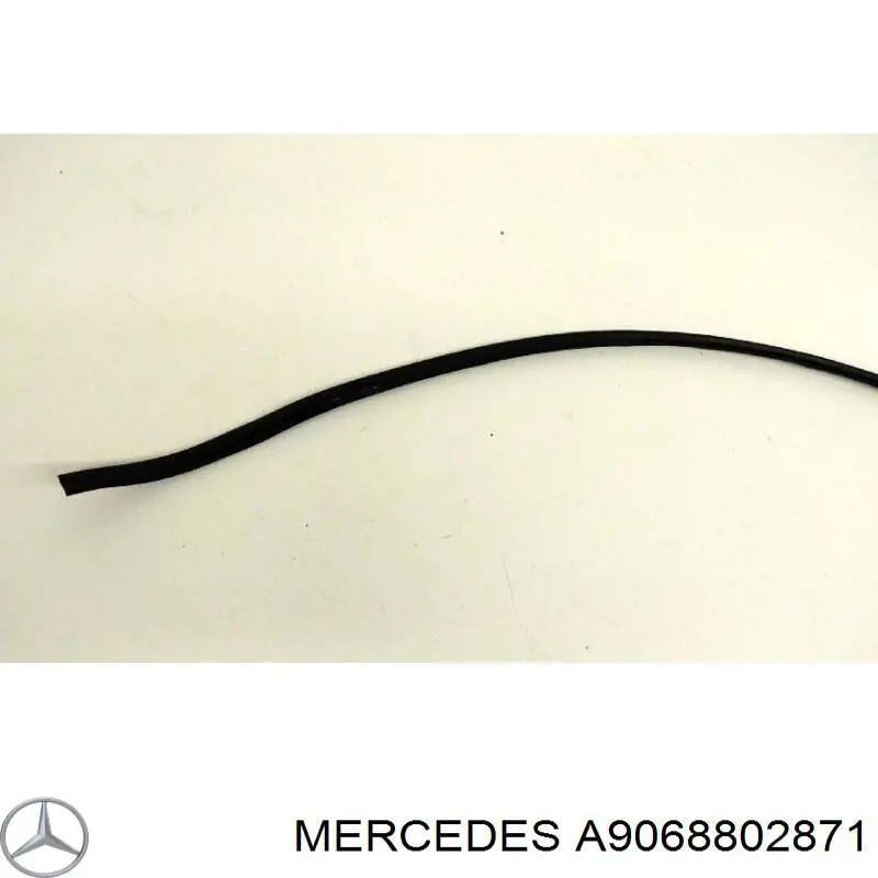 Placa sobreposta do pára-choque traseiro esquerdo A9068802871 Mercedes