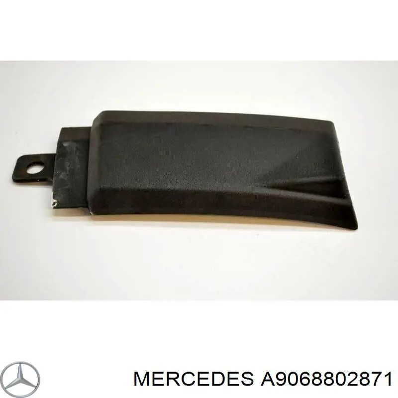 Placa sobreposta do pára-choque traseiro esquerdo A9068802871 Mercedes