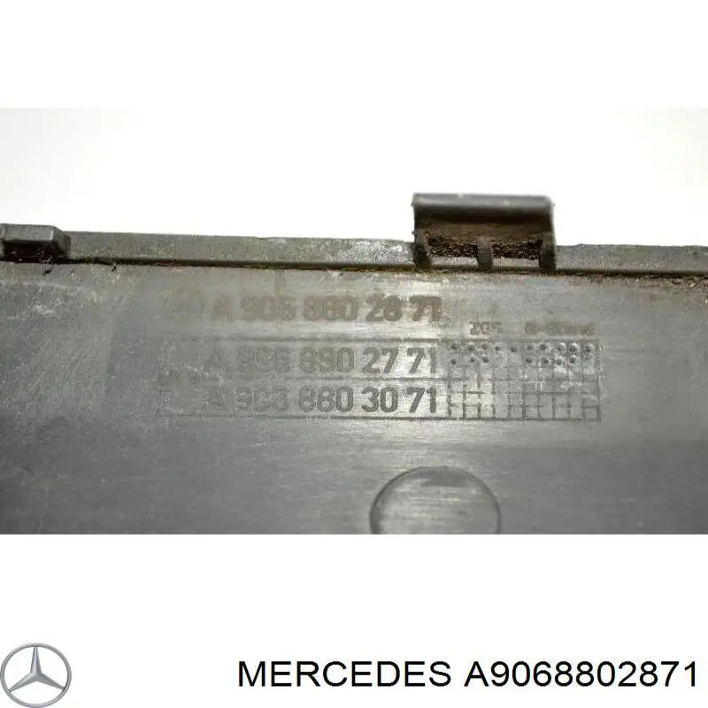 Placa sobreposta do pára-choque traseiro esquerdo A9068802871 VAG