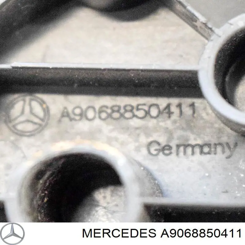 A9068850411 Mercedes Placa sobreposta do pára-choque dianteiro