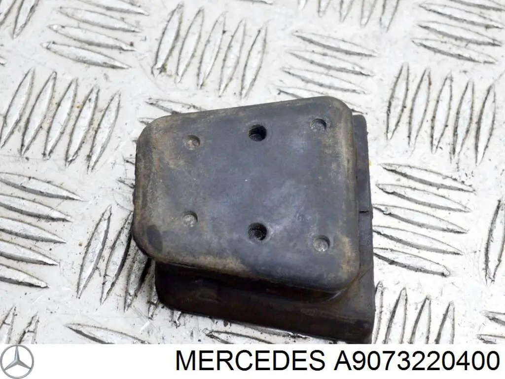 A9073220400 Mercedes Suporte da suspensão de lâminas dianteira