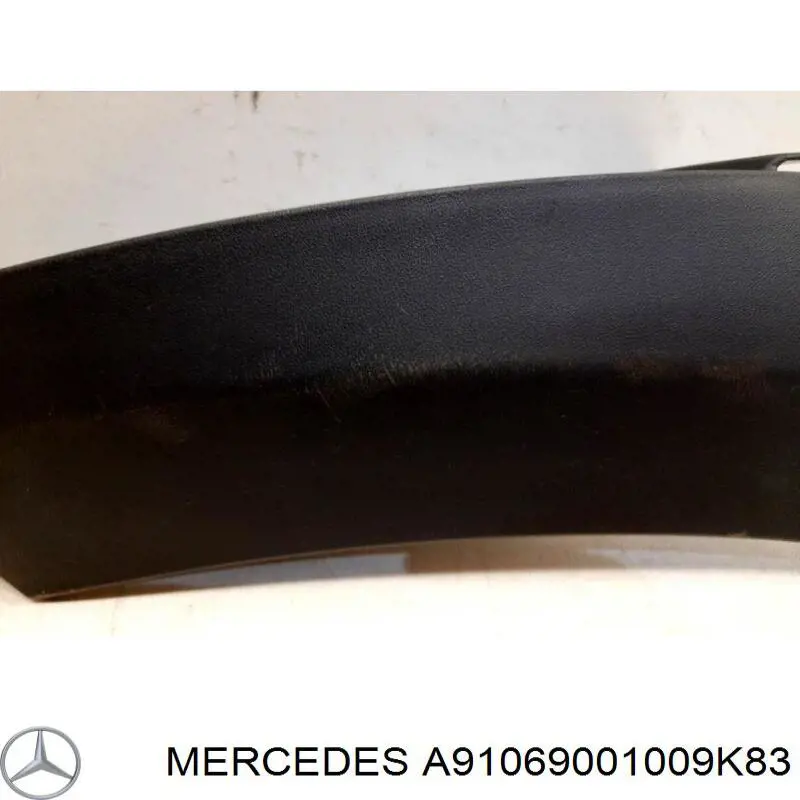 Moldura do pára-lama dianteiro direito A91069001009K83 Mercedes