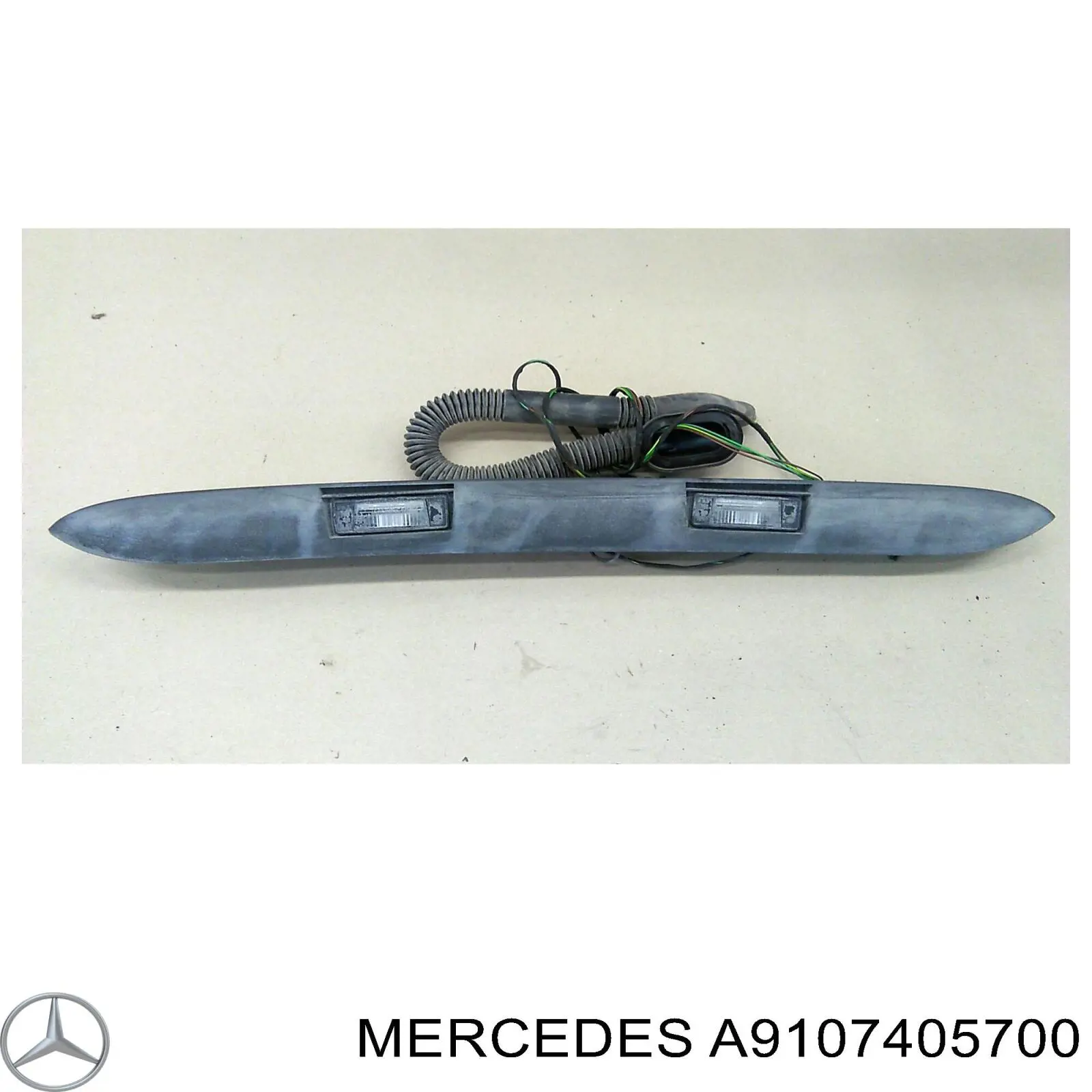 A9107405700 Mercedes Maçaneta esquerda externa da porta traseira (batente)