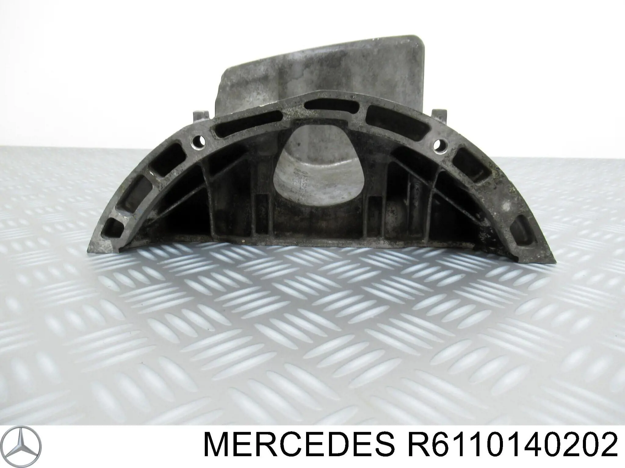 Panela de óleo de cárter do motor Mercedes A6110100213 preço, a partir de 76,75 USD