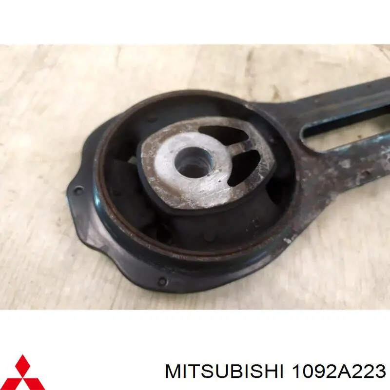 Compre 1092A223 Mitsubishi Coxim (suporte) dianteiro de motor