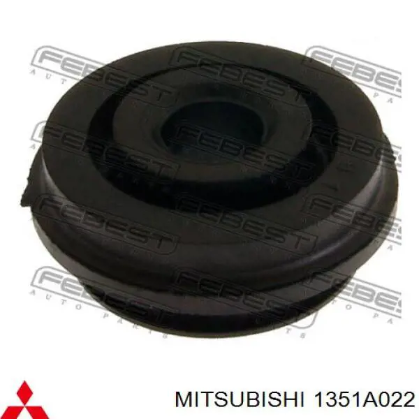1351A022 Mitsubishi Coxim superior de fixação do radiador