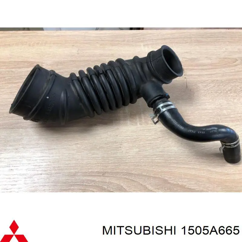 1505A665 Mitsubishi Cano derivado de ar, saída de filtro de ar
