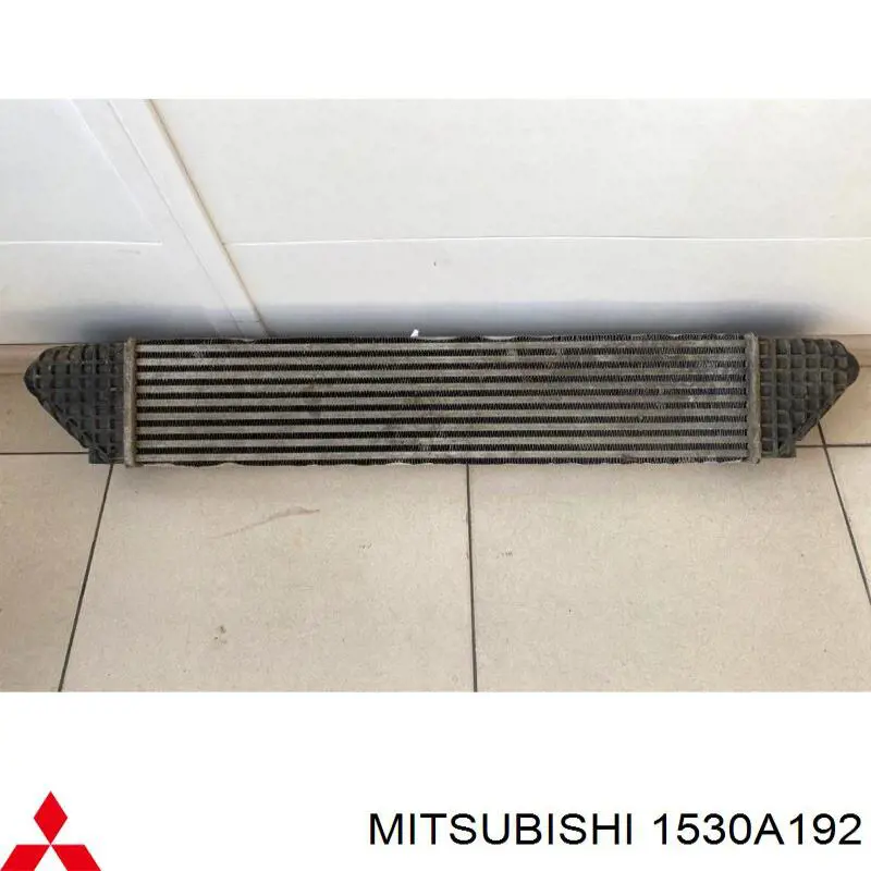 1530A242 Mitsubishi Radiador de intercooler