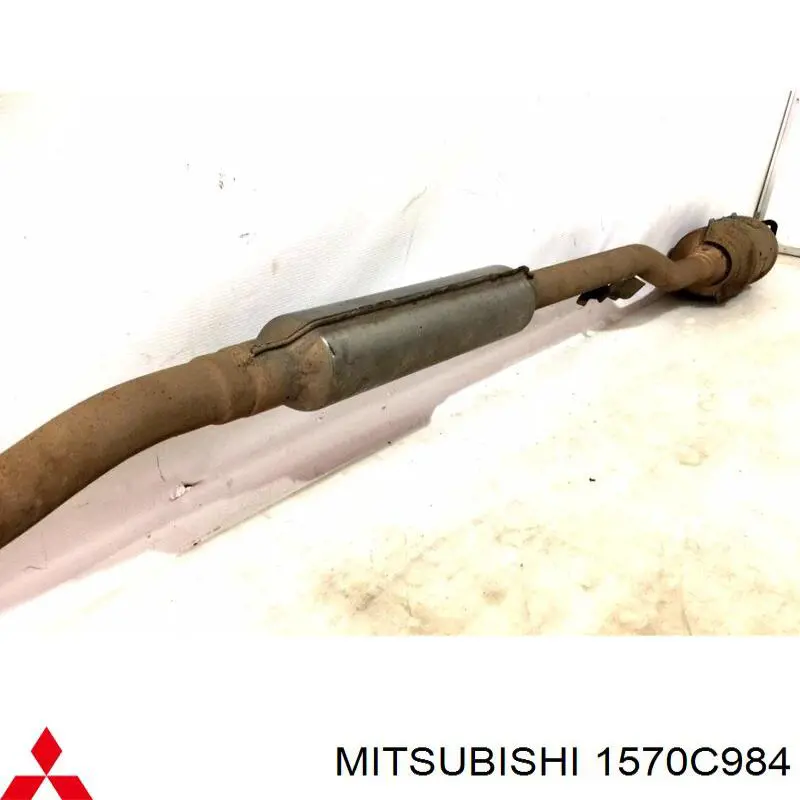 1570C984 Mitsubishi Silenciador, parte central