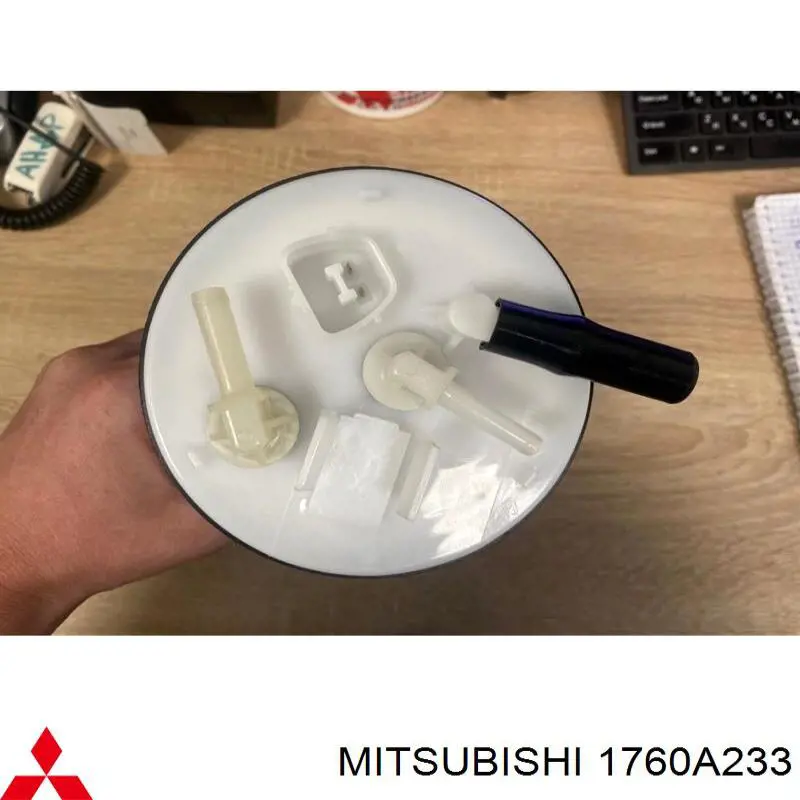 Compre 1760A233 Mitsubishi Elemento de turbina da bomba de combustível
