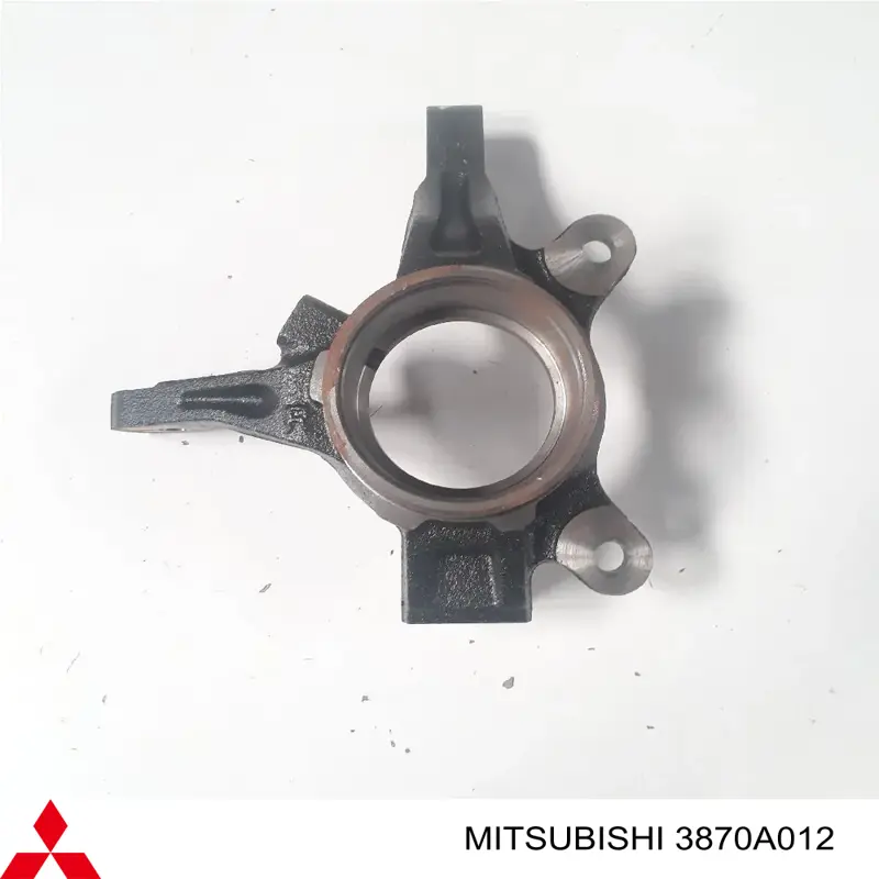 3870A012 Mitsubishi Pino moente (extremidade do eixo) dianteiro direito