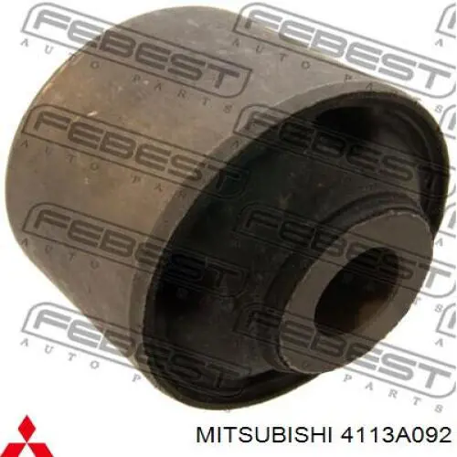 4113A092 Mitsubishi Braço oscilante (tração) longitudinal inferior direito de suspensão traseira