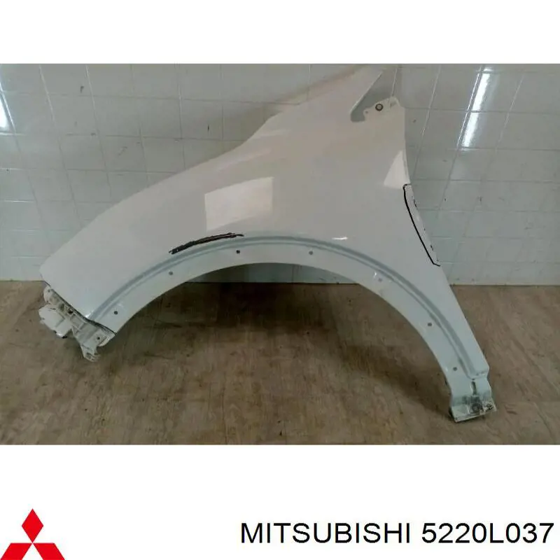 Pára-lama dianteiro esquerdo 5220L037 Mitsubishi