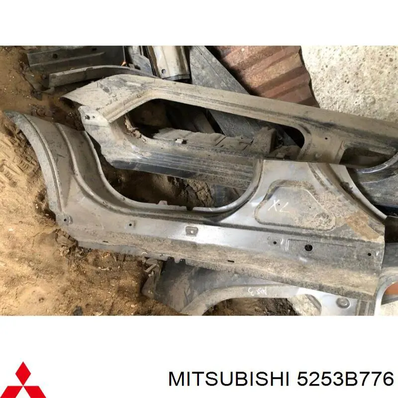 Acesso externo direito para Mitsubishi Outlander II XL CWW