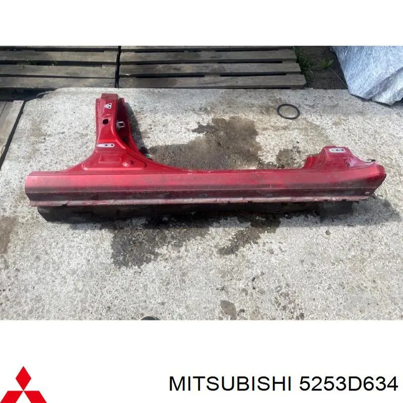 Acesso externo direito Mitsubishi Lancer X CY_A, CZ_A