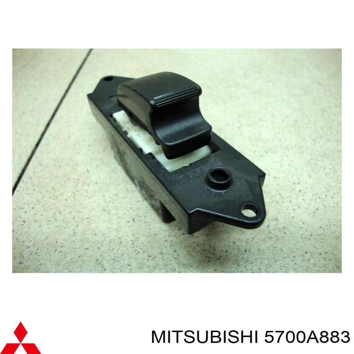 Porta dianteira esquerda Mitsubishi 5700A883 preço, a partir de 356,28 USD
