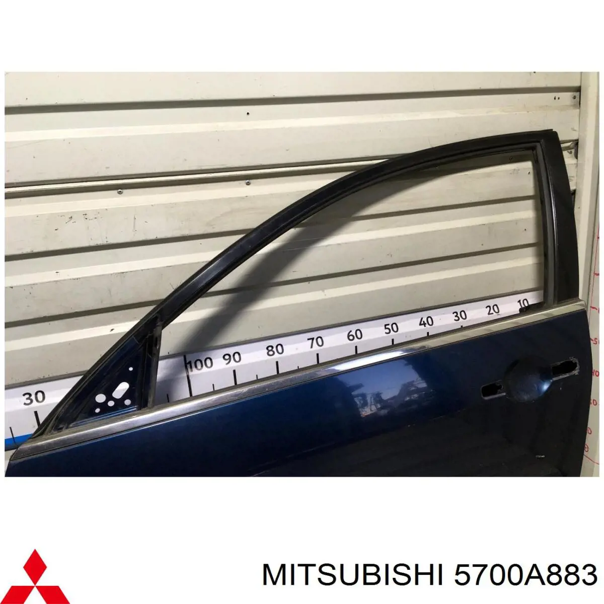 Porta dianteira esquerda 5700A883 Mitsubishi