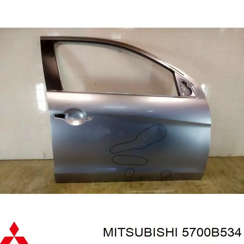 5700B534 Mitsubishi Porta dianteira direita