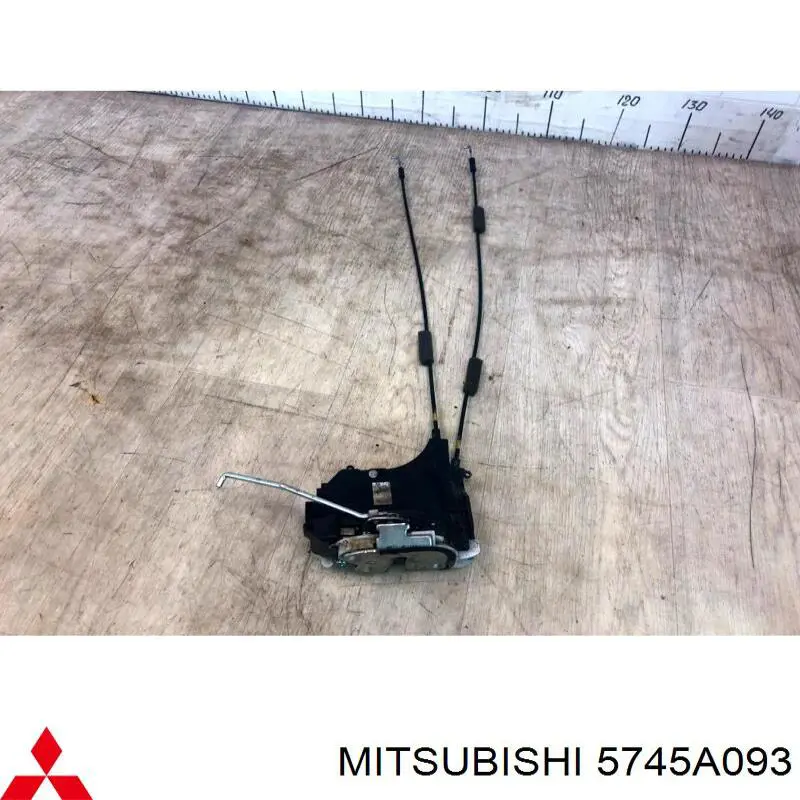 5745A093 Mitsubishi Fecho da porta traseira esquerda