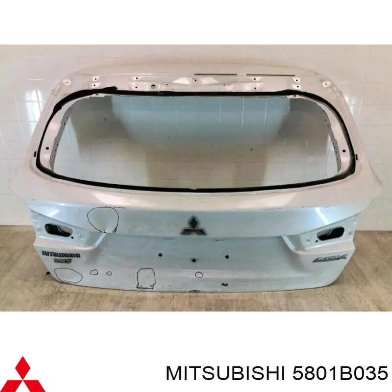5801B035 Mitsubishi Porta traseira (3ª/5ª porta-malas (tampa de alcapão)