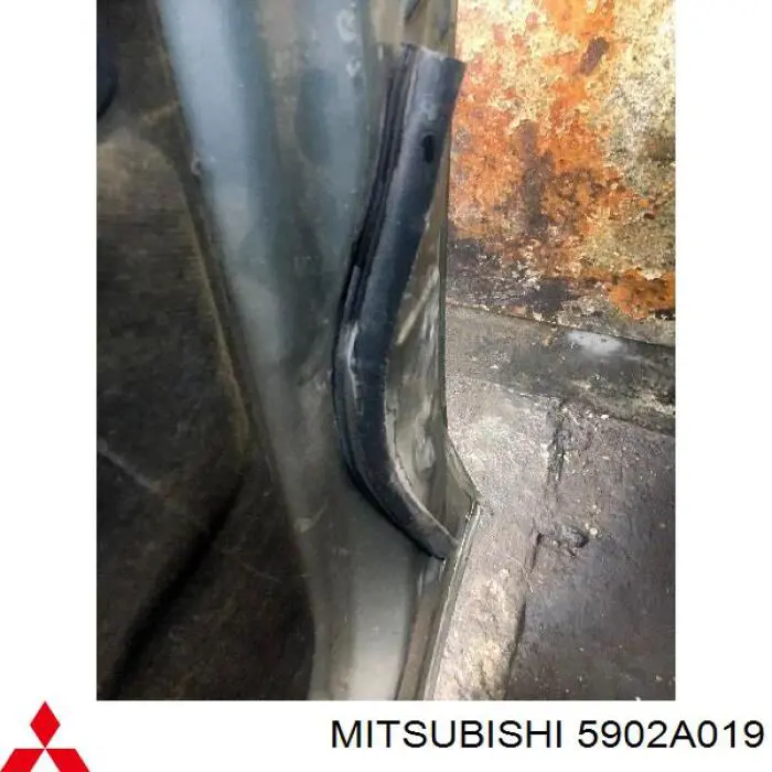 5902A019 Mitsubishi Vedação da capota