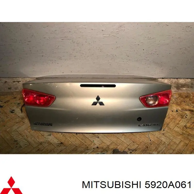 Tampa de porta-malas Mitsubishi 5920A061 preço, a partir de 621,31 USD