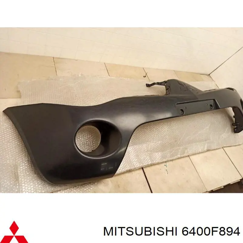 6400F894 Mitsubishi Pára-choque dianteiro
