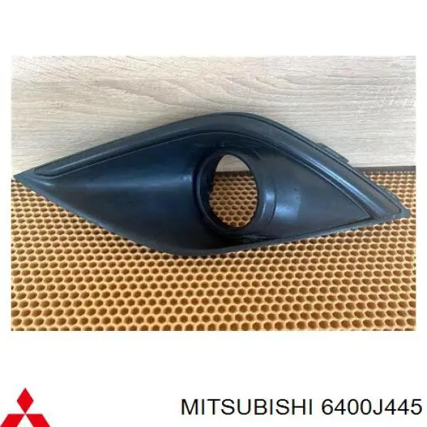 Compre 6400J445 Mitsubishi Borda (orla) das luzes de nevoeiro esquerda