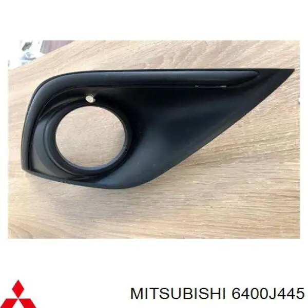 Compre 6400J445 Mitsubishi Borda (orla) das luzes de nevoeiro esquerda